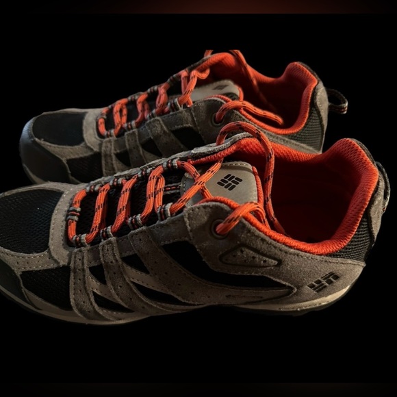 Columbia Kids Redmond Waterproof Hiking Shoe- Youth 7, EUR 39